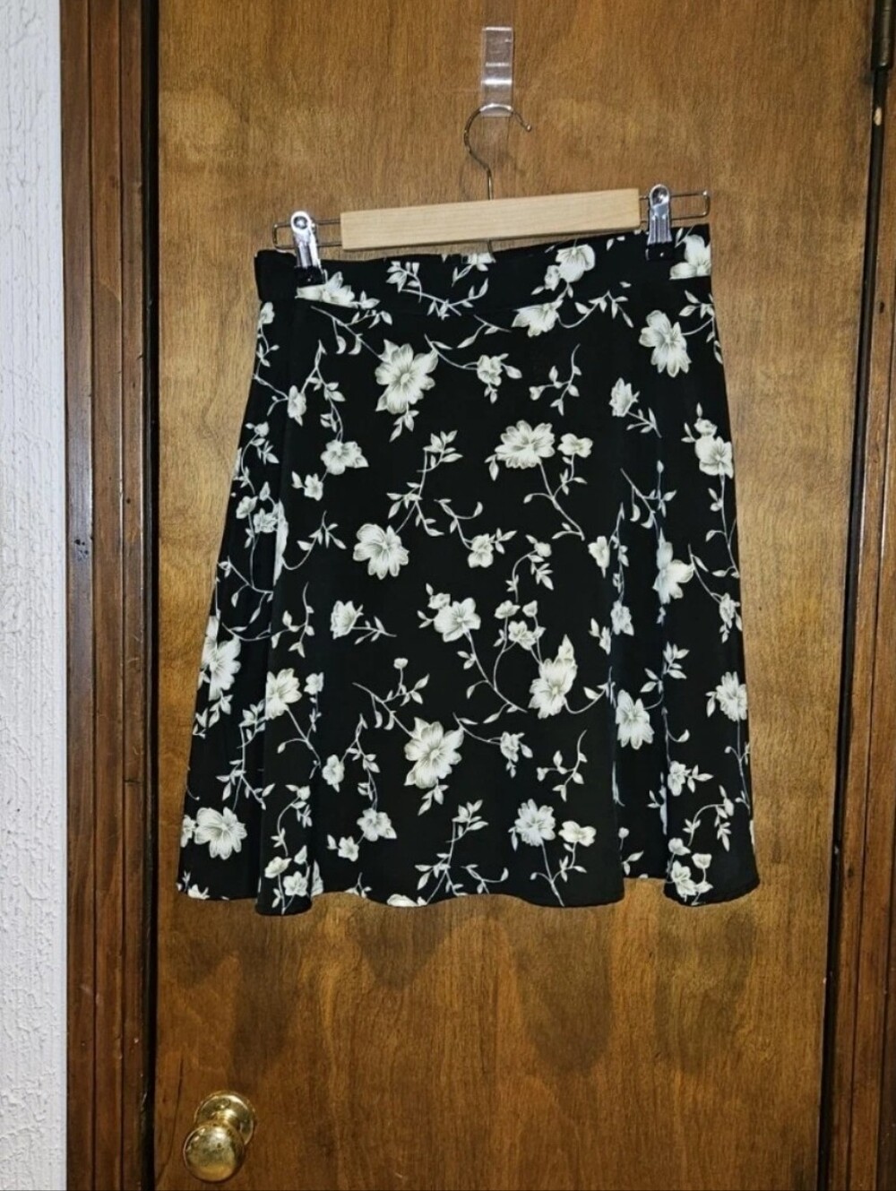 Black And White Floral A-Line Mini Skirt Ladies/Women's/Womans Size 9/10